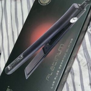 Royale platinum flat iron